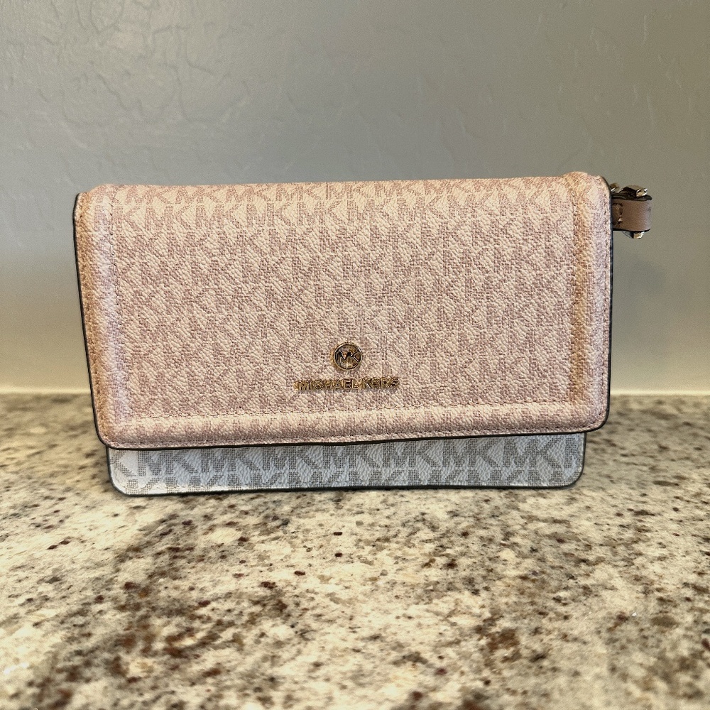 Jet Set Small Two-Tone Logo Smartphone Crossbody Bag